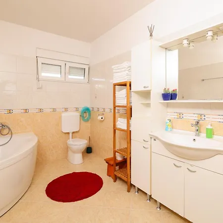 Anna Βίλα Ζαντάρ